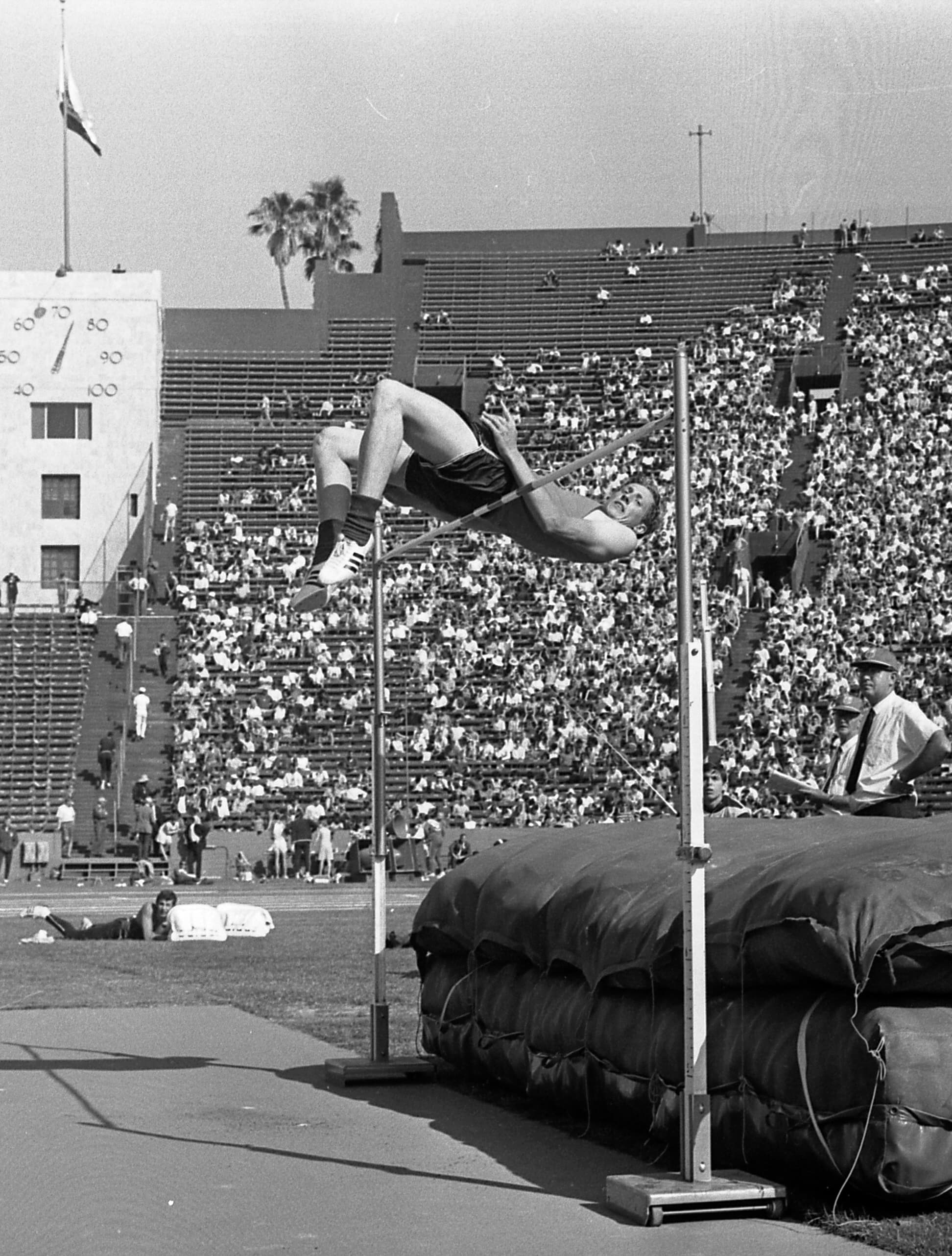 La folle révolution de Dick Fosbury : comment le saut dorsal a défié la physique
